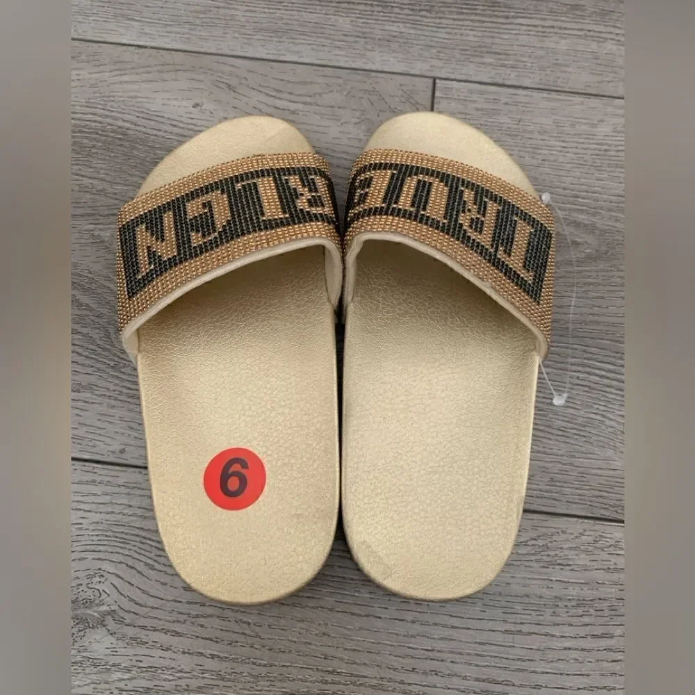 True religion woman’s sandals NWOT